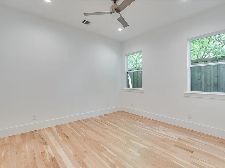 6135 Velasco Ave — Photo 96