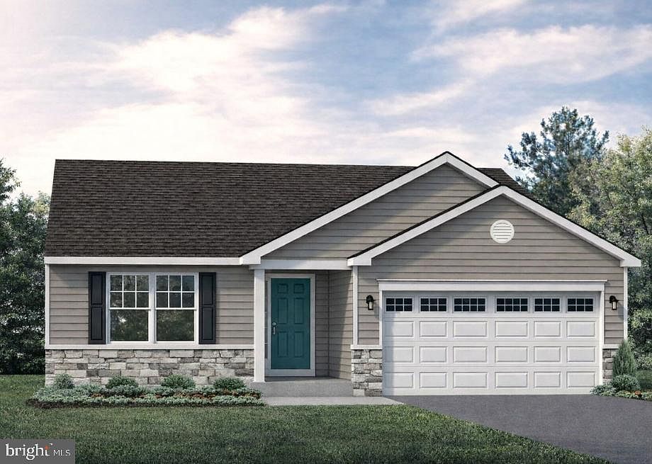 1st image of 82 Tilbury Ln