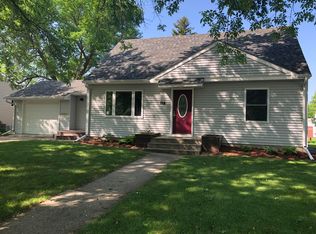 112 Ridge Rd, Morris, MN 56267