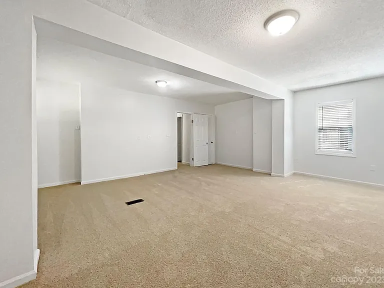 404 Morgan St — Photo 12