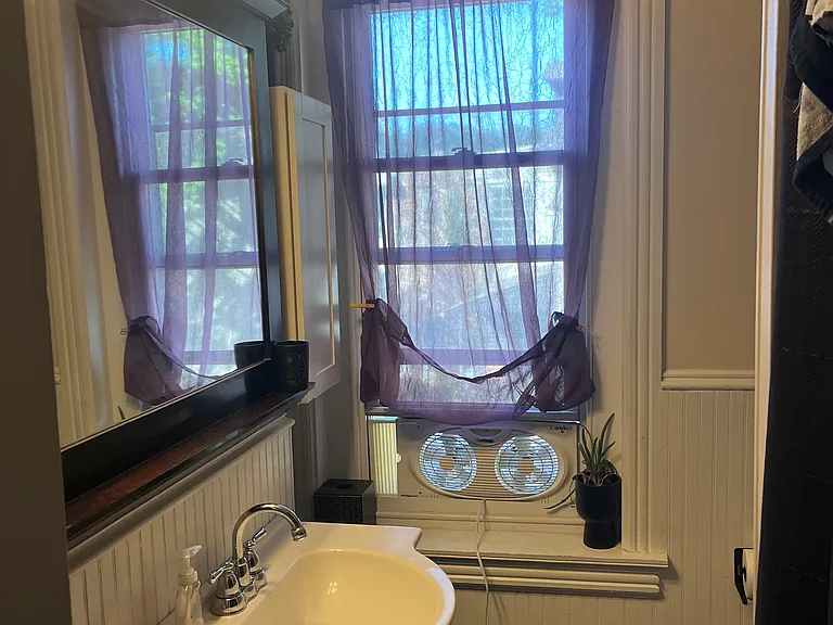206 Bridge St #2 — Photo 8