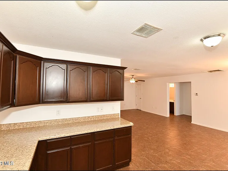 1591 Hartsdale Dr #B — Photo 10