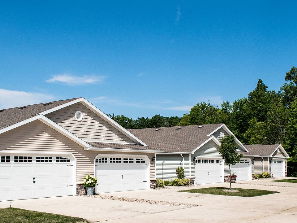 Both of Our Redwood Medina Locations Offer a Quiet Setting that Feels like a Neighborhood of Single-Family Homes