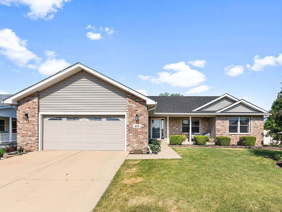 1st image of 453 Prince Valiant Ln