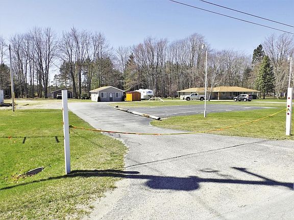2nd image of 3915 N Us 31