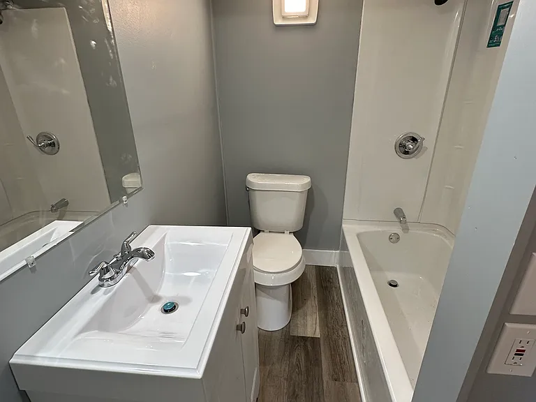 1452 Gross Ave NE — Photo 7