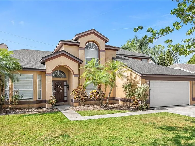 2820 Smithfield Dr — Photo 1