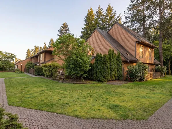 9140 Centaurus Cir, Burnaby, BC V3J 7R1