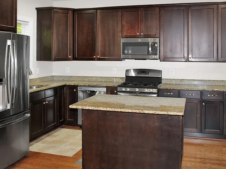 1616 Kempton Pl — Photo 3