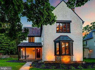 319 Saint Dunstans Rd, Baltimore, MD 21212