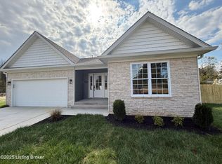 8213 Roseborough Rd, Louisville, KY 40228