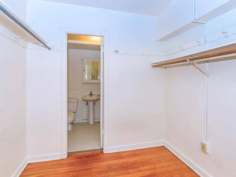 Charlesgate Apartments - Vintage Studios — Photo 13