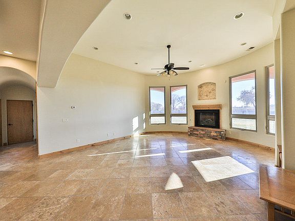 4th image of 4 Leibel Ct