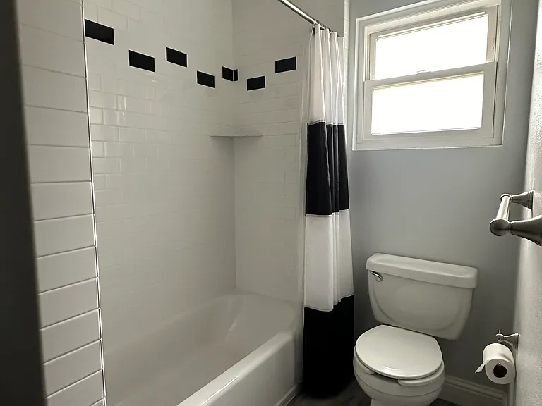 318 Bassett St — Photo 8