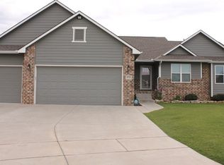 2731 E Fairchild Ct, Park City, KS 67219