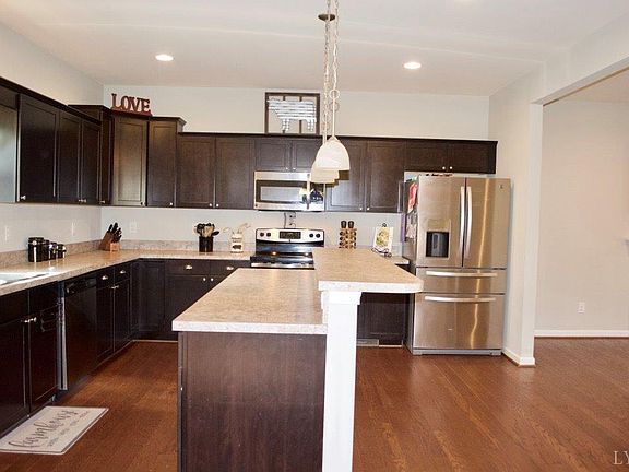 5th image of 158 Tanglewood Dr