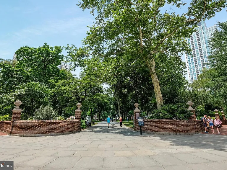 704-06 S Washington Sq #4W — Photo 9