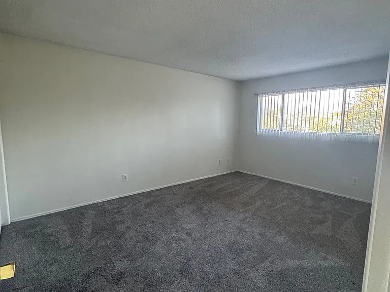 151 Vera Cir #151 — Photo 6