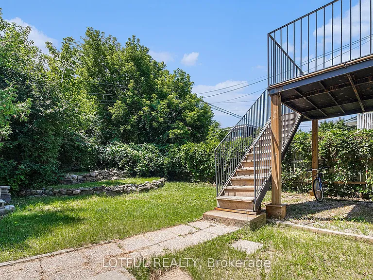 278 Shakespeare St #2 — Photo 17