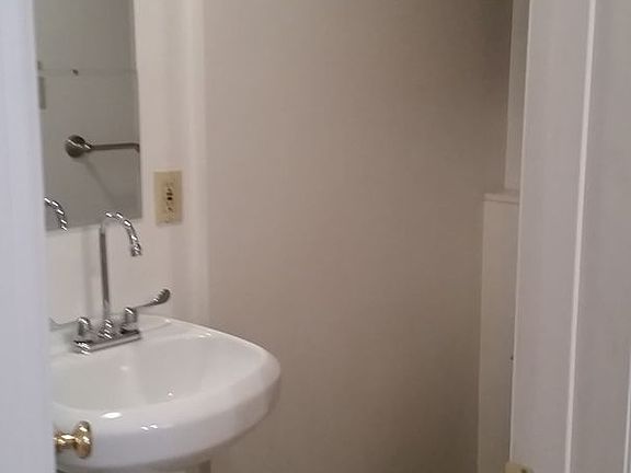 3rd image of 1919 Larkins Way Floor 1