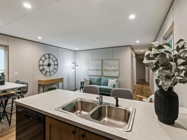 820 Maryland Avenue, Clewiston, FL 33440