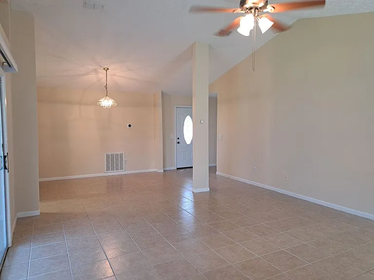 7727 Betty Louise Dr — Photo 11