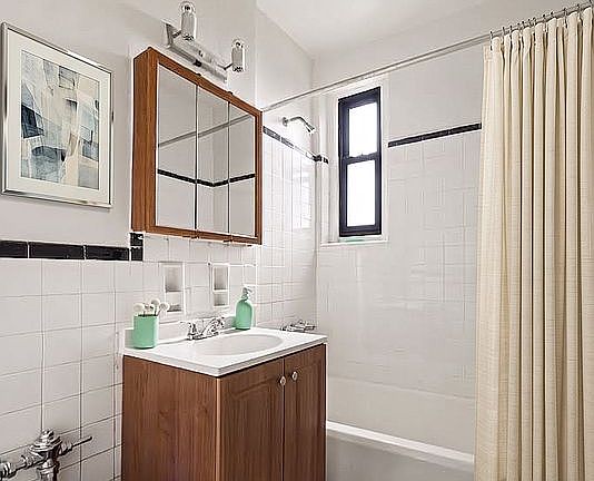 5th image of 657 E 26th St APT 5L