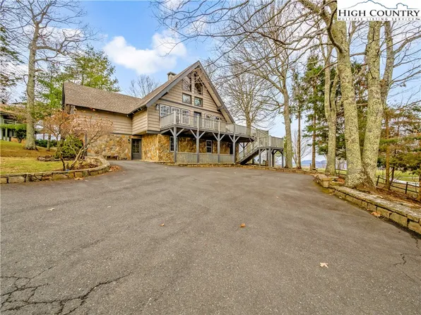 106 Hilltop Road, Beech Mountain, NC 28604
