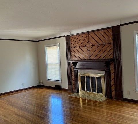 4th image of 18133 Lomond Blvd