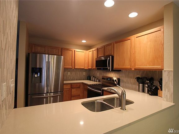 3rd image of 2022 NE Green Glen Ln