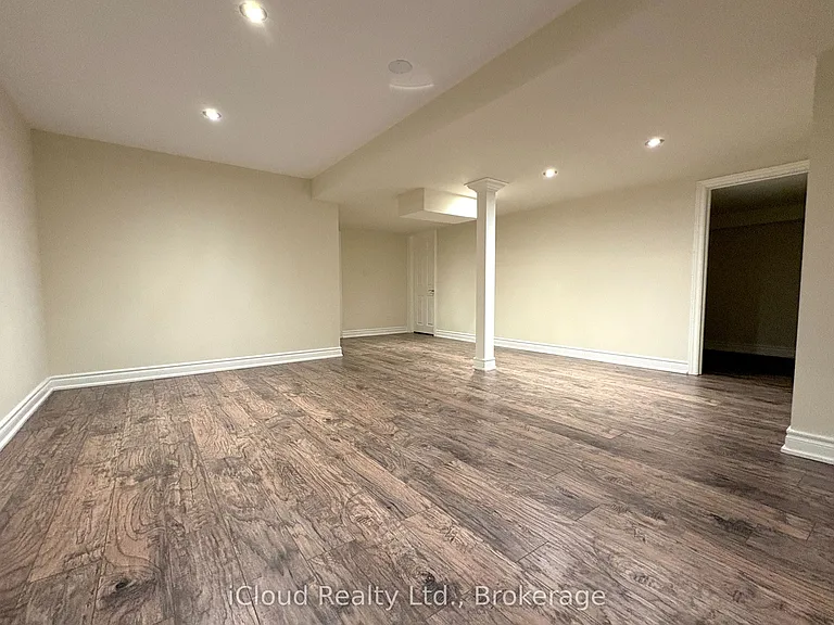2466 Village Cmn — Photo 49