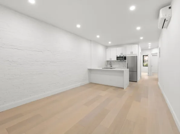 359 W 22nd St APT 4, New York, NY 10011