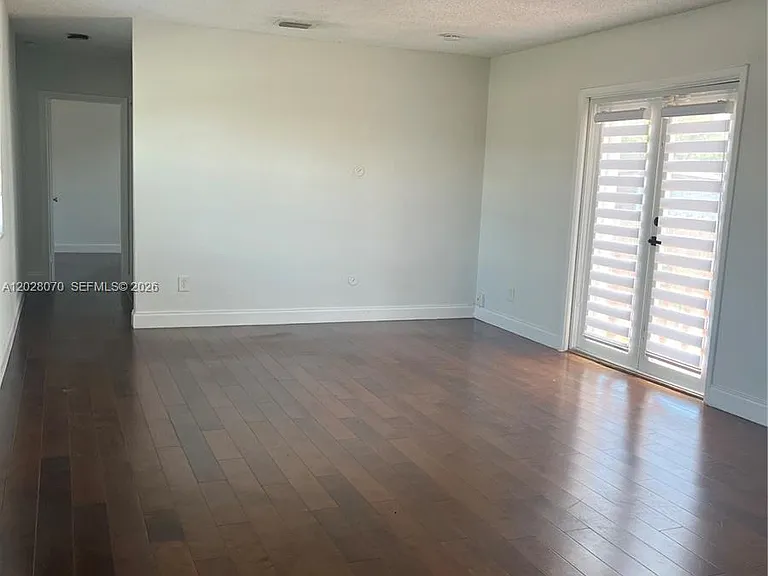 8370 SW 27th Ln — Photo 5