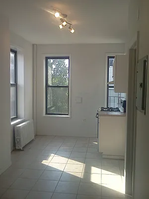 Rented by Flatiron Real Estate Advisors LLC | media 15