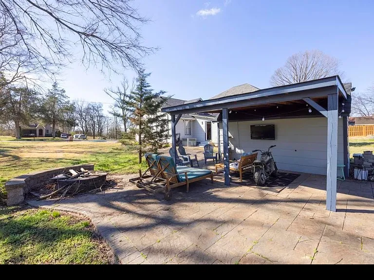 1011 Calvert St — Photo 21