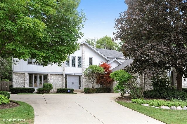 1st image of 142 W Saint Andrews Ln