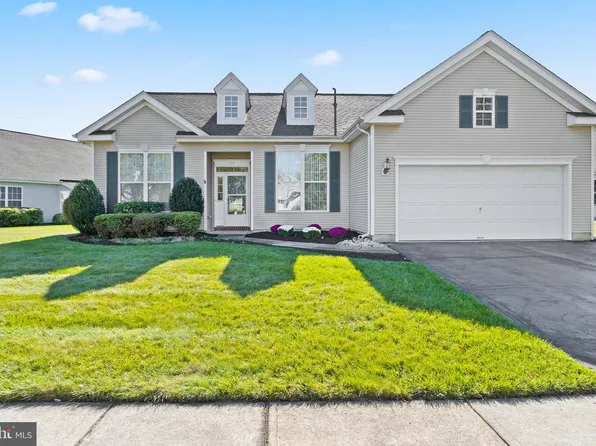 33 Bunker Hill Dr, Allentown, NJ 08501