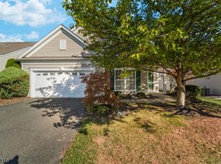 373 Windfall Ln, Somerset, NJ 08873
