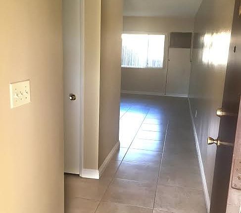 4th image of 2539 E Ward Ter APT B