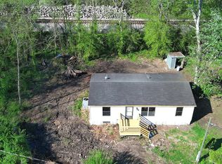 104 Hinkle Hill St E, Bell Buckle, TN 37020