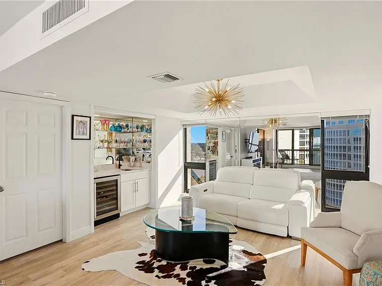 4551 Gulf Shore Blvd N #1500 — Photo 7