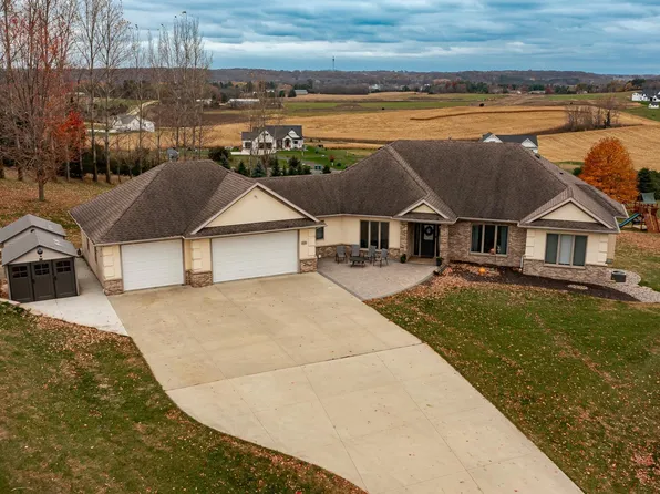 8594 Gossman Ln NW, Rochester, MN 55901