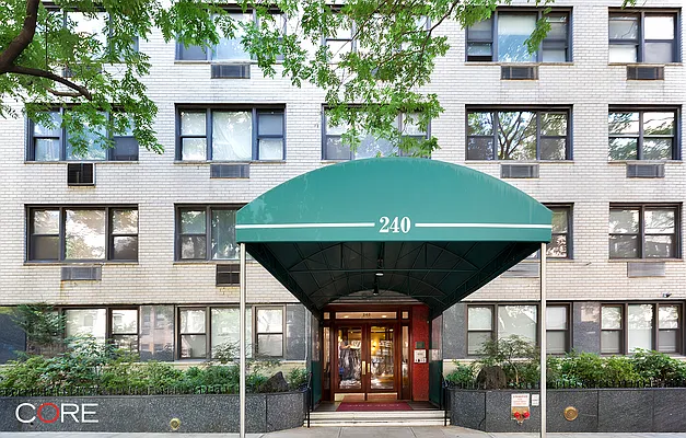 Rented by CORE | media 5