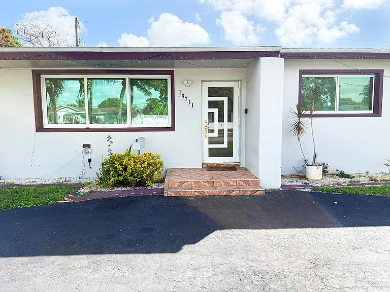 19731 NW 4th Ave — Photo 4