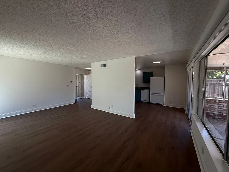 5874 Moraga Ave — Photo 10