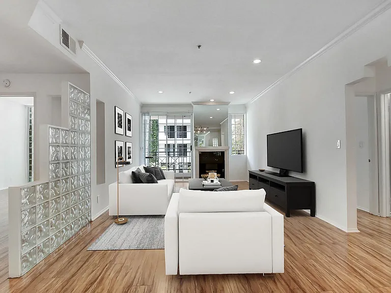 311 S. Swall Drive Apartments — Photo 17