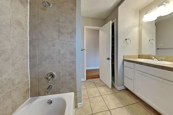 11211 Ulloa Ln — Photo 15