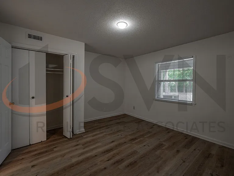 130 Kingsbury Dr — Photo 10