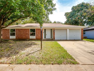 813 Colony Dr, Crowley, TX, 76036
