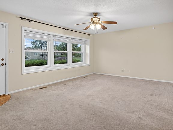 4th image of 8516 Halprin Dr